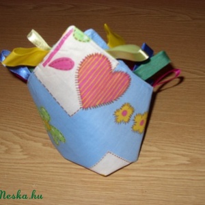 Szalagos-matatós csörgő-zörgő 30 x 30 cm - játék & sport - 3 éves kor alattiaknak - csörgő - Meska.hu