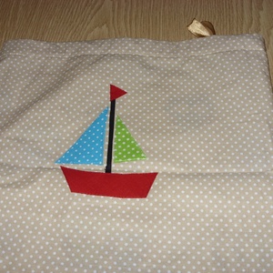 Ovis ruha zsák vállfás - patchwork ovis jellel  100% design pamutvászon -10 féle rendelhető textilből - játék & sport - ovis felszerelés - Meska.hu