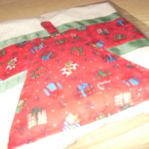 Karácsonyi piros-zöld kombó törlő ajándék csomag mintás USA design textil díszítéssel - karácsony - karácsonyi lakásdekoráció - Meska.hu