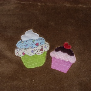 Róka, muffin, házikó, léghajó - patchwork figurával - puha baba takaró - otthon & életmód - babaszoba, gyerekszoba - babatakaró, gyerek pléd - Meska.hu