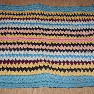 Vadi új pólófonalból horgolt kis szőnyeg, fürdőszobai kilépő vagy lábtörlő 75 x 45 cm - otthon & lakás - lakástextil - szőnyeg - Meska.hu Vadi új pólófonalból horgolt kis szőnyeg, fürdőszobai kilépő vagy lábtörlő 75 x 45 cm - otthon & lakás - lakástextil - szőnyeg - Meska.hu
