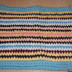 Vadi új pólófonalból horgolt kis szőnyeg, fürdőszobai kilépő vagy lábtörlő 75 x 45 cm - otthon & lakás - lakástextil - szőnyeg - Meska.hu Vadi új pólófonalból horgolt kis szőnyeg, fürdőszobai kilépő vagy lábtörlő 75 x 45 cm - otthon & lakás - lakástextil - szőnyeg - Meska.hu
