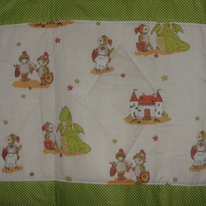 Sárkányok-lovagok-várak-150 cm x 70 cm falvédő - tépőzáras, Otthon & Életmód, Babaszoba, gyerekszoba, Falvédő gyerekszobába, Varrás, MESKA