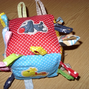 Babakocka - babakézbe csörgős puha baba kocka 13 x 13 cm 100% pamut - játék & gyerek - 3 éves kor alattiaknak - babakocka - Meska.hu Babakocka - babakézbe csörgős puha baba kocka 13 x 13 cm 100% pamut - játék & gyerek - 3 éves kor alattiaknak - babakocka - Meska.hu