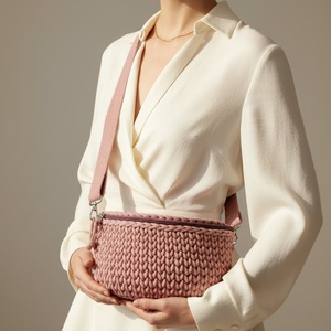 Horgolt crossbody, Táska & Tok, Kézitáska & válltáska, Vállon átvethető táska, Horgolás, Varrás, MESKA
