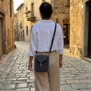 Mini crossbody táska - táska & tok - kézitáska & válltáska - vállon átvethető táska - Meska.hu