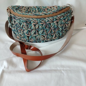 Horgolt crossbody - táska & tok - kézitáska & válltáska - vállon átvethető táska - Meska.hu