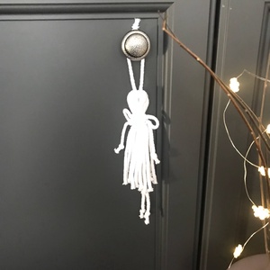 Angyalka karácsonyi dísz, makramé, fehér, Karácsony, Karácsonyi lakásdekoráció, Karácsonyfadíszek, Csomózás, Fehér zsinórfonalból, makramé csomózással készült angyalka. Kedves kis ajándék karácsonyra.
Magassá..., MESKA