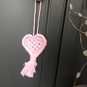 Rózsaszínű szívecske, makramé - otthon & életmód - dekoráció - fali és függő dekoráció - falra akasztható dekor - Meska.hu