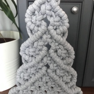  Karácsonyi dísz szürke makramé zsinórfonalból - karácsony - karácsonyi lakásdekoráció - karácsonyfadíszek - Meska.hu