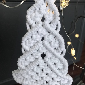  Karácsonyi dísz fehér makramé zsinórfonalból - karácsony - karácsonyi lakásdekoráció - karácsonyfadíszek - Meska.hu