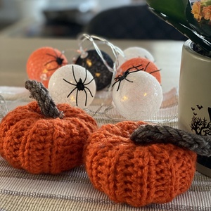 Horgolt haloweeni dísztök - otthon & életmód - dekoráció - halloween - halloweeni tök - Meska.hu