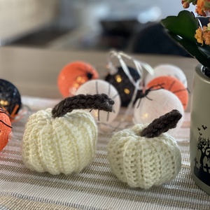 Horgolt haloweeni dísztök - otthon & életmód - dekoráció - halloween - halloweeni tök - Meska.hu