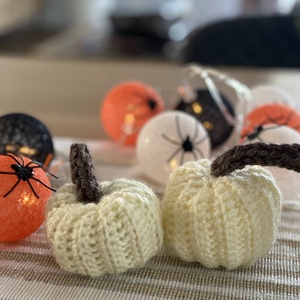 Horgolt haloweeni dísztök - otthon & életmód - dekoráció - halloween - halloweeni tök - Meska.hu