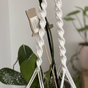 Virágtartó, makramé, fehér - otthon & életmód - virágdekoráció - virágtartó - függő virágtartó - Meska.hu