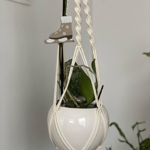 Virágtartó, makramé,világos bézs  színű - otthon & életmód - virágdekoráció - virágtartó - függő virágtartó - Meska.hu