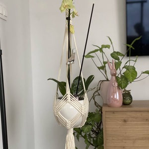 Virágtartó, makramé, bézs színű - otthon & életmód - virágdekoráció - virágtartó - függő virágtartó - Meska.hu