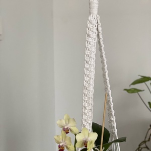 Virágtartó, makramé, fehér - otthon & életmód - virágdekoráció - virágtartó - függő virágtartó - Meska.hu