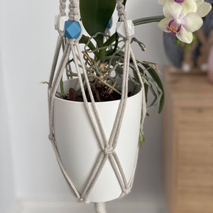 Virágtartó, makramé,világos bézs  színű - otthon & életmód - virágdekoráció - virágtartó - függő virágtartó - Meska.hu