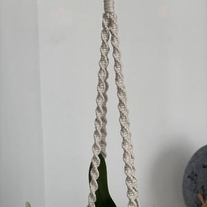 Virágtartó, makramé, világos bézs  színű - otthon & életmód - virágdekoráció - virágtartó - függő virágtartó - Meska.hu