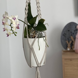 Virágtartó, makramé, világos bézs  színű - otthon & életmód - virágdekoráció - virágtartó - függő virágtartó - Meska.hu