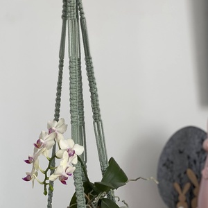 Virágtartó, makramé, almazöld színű - otthon & életmód - virágdekoráció - virágtartó - függő virágtartó - Meska.hu