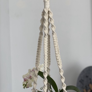 Virágtartó, makramé, krémszínű - otthon & életmód - virágdekoráció - virágtartó - függő virágtartó - Meska.hu