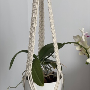 Virágtartó, makramé, krémszínű - otthon & életmód - virágdekoráció - virágtartó - függő virágtartó - Meska.hu