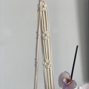 Virágtartó, makramé, krémszínű - otthon & életmód - virágdekoráció - virágtartó - függő virágtartó - Meska.hu