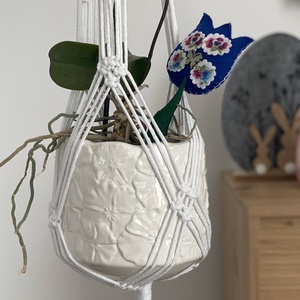 Virágtartó, makramé, fehér színű, Otthon & Életmód, Virágdekoráció, Virágtartó, Függő virágtartó, Csomózás, MESKA