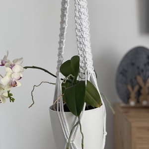 Virágtartó, makramé, fehér színű - otthon & életmód - virágdekoráció - virágtartó - függő virágtartó - Meska.hu