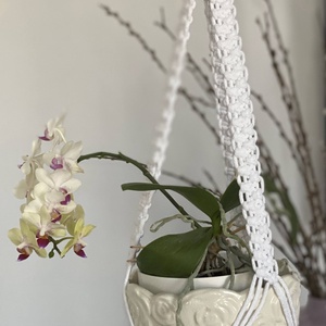 Virágtartó, makramé, hófehér - otthon & életmód - virágdekoráció - virágtartó - függő virágtartó - Meska.hu