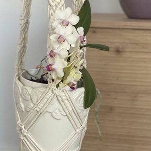 Virágtartó, makramé, világos bézs - Meska.hu