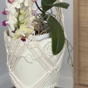 Virágtartó, makramé, világos bézs - otthon & életmód - virágdekoráció - virágtartó - függő virágtartó - Meska.hu