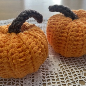 Horgolt haloweeni dísztök - otthon & életmód - dekoráció - halloween - halloweeni tök - Meska.hu