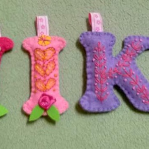 Név filcből, Otthon & Életmód, Betű & Név, Dekoráció, Hímzés, Patchwork, foltvarrás, MESKA