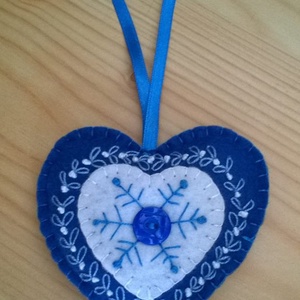 Karácsonyi szívek, Karácsony, Karácsonyfadíszek, Hímzés, Patchwork, foltvarrás, MESKA