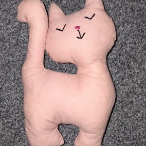 Vászon cicák , Játék & Sport, Plüssállat & Játékfigura, Cica, Varrás, Vászonból készült cicusok. Kisbabáknak is adható kis kedvencnek. Antiallergén silk töltettel. 15x20..., MESKA