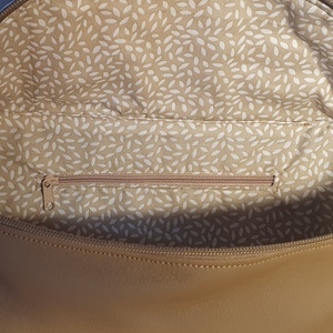 Oldaltáska barna-fehér steppelt - táska & tok - kézitáska & válltáska - vállon átvethető táska - Meska.hu