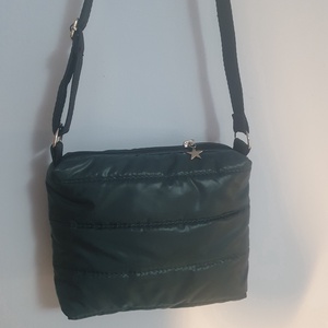 Sötétzöld steppelt táska - táska & tok - kézitáska & válltáska - vállon átvethető táska - Meska.hu