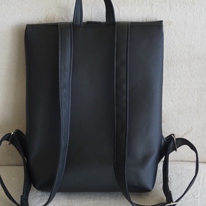 Kihajtható hátizsák fekete-olíva - táska & tok - hátizsák - roll top hátizsák - Meska.hu