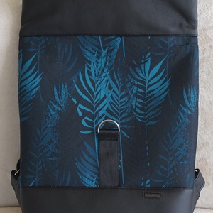 Kihajtható hátizsák fekete-leveles - táska & tok - hátizsák - roll top hátizsák - Meska.hu