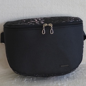 Oldaltáska fekete-mintás, Táska & Tok, Kézitáska & válltáska, Vállon átvethető táska, Varrás, MESKA