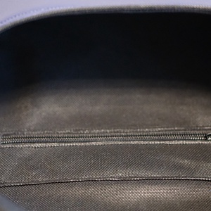 Oldaltáska fekete - metál kék - táska & tok - kézitáska & válltáska - vállon átvethető táska - Meska.hu