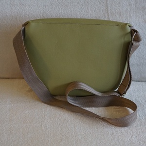 Oldaltáska olívazöld-mintás - táska & tok - kézitáska & válltáska - vállon átvethető táska - Meska.hu