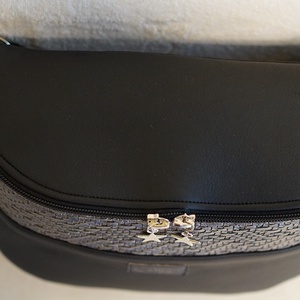 Oldaltáska fekete-szőtt mintás - táska & tok - kézitáska & válltáska - vállon átvethető táska - Meska.hu