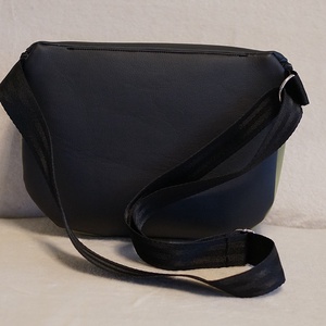 Oldaltáska fekete-olíva zöld - táska & tok - kézitáska & válltáska - vállon átvethető táska - Meska.hu