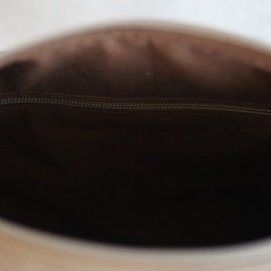 Barna-fekete geometriai mintás oldaltáska - táska & tok - kézitáska & válltáska - vállon átvethető táska - Meska.hu