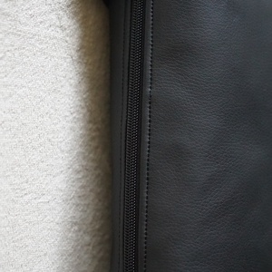 Barna-fekete pillangó mintás oldaltáska - táska & tok - kézitáska & válltáska - vállon átvethető táska - Meska.hu