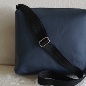 Gárnitkék - lila mintás oldaltáska - táska & tok - kézitáska & válltáska - vállon átvethető táska - Meska.hu